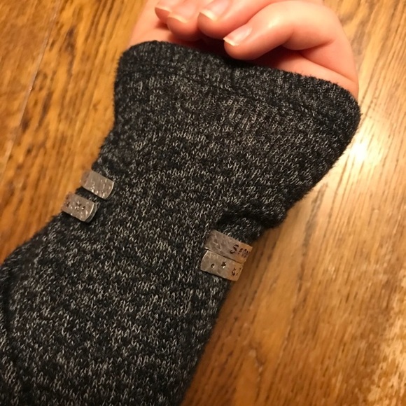 Set of 2 Stamped Metal Bracelets ✨ 🧚♂️ ⭐️ - Picture 6 of 6